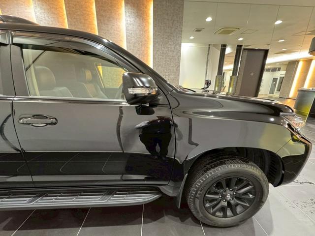 ランドクルーザープラド TX Lパッケージ マットブラックエディション グリルLED アルパインフローティングナビ バックカメラ ETC サンルーフ ルーフレール 寒冷地仕様 アルパインツィーターキット アルパインデジタルミラー イグラ2 リフトアップ リアフィルム(24枚目)