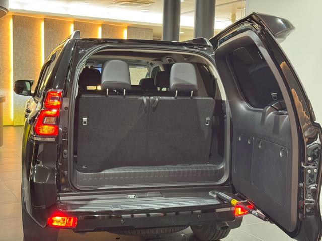 ランドクルーザープラド TX Lパッケージ マットブラックエディション グリルLED アルパインフローティングナビ バックカメラ ETC サンルーフ ルーフレール 寒冷地仕様 アルパインツィーターキット アルパインデジタルミラー イグラ2 リフトアップ リアフィルム(37枚目)