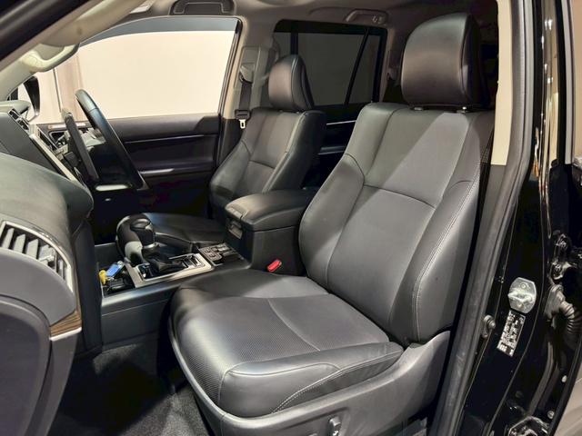 ランドクルーザープラド TX Lパッケージ マットブラックエディション グリルLED アルパインフローティングナビ バックカメラ ETC サンルーフ ルーフレール 寒冷地仕様 アルパインツィーターキット アルパインデジタルミラー イグラ2 リフトアップ リアフィルム(45枚目)