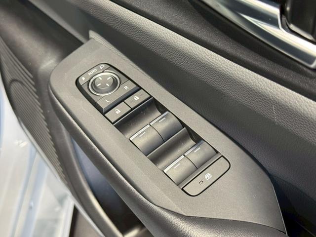 プリウス Z パノラマルーフ デジタルインナーミラー パノラミックビューモニター ブラインドスポットモニター PHEV用ホイール シートヒーター シートクーラー ビルトインETC 自動駐車アシスト 液晶メーター(75枚目)