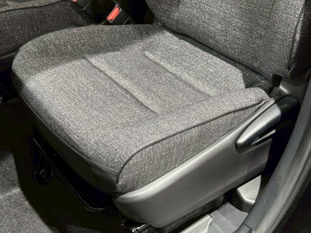 シエンタ ハイブリッドZ 純正15インチAW 天井サーキュレーター アクセサリーコンセント コンフォートパッケージ パノラミックビューモニター ブラインドスポットモニター ドラレコ ナビ フルTV サイドバイザー ETC2.0(46枚目)