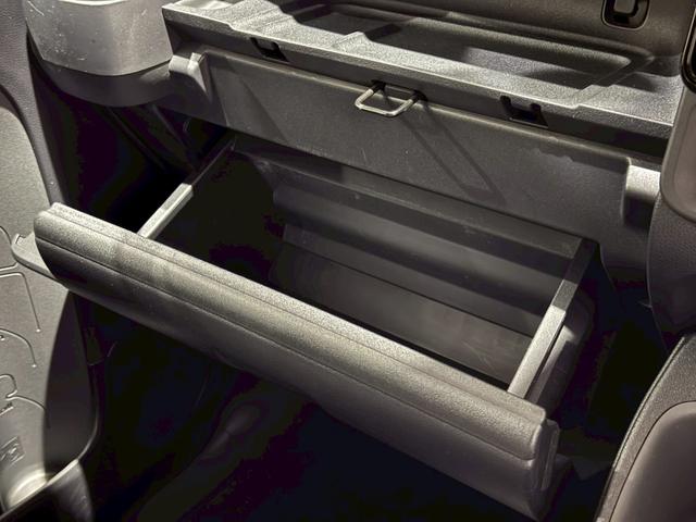 シエンタ ハイブリッドZ 純正15インチAW 天井サーキュレーター アクセサリーコンセント コンフォートパッケージ パノラミックビューモニター ブラインドスポットモニター ドラレコ ナビ フルTV サイドバイザー ETC2.0(74枚目)