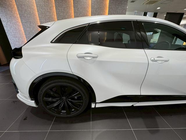 クラウンスポーツ モデリスタエアロ パノラマルーフ パノラミックビューモニター ブラインドスポットモニター 茶色内装 ETC2.0 トノカバー パワーバックドア シートヒーター シートクーラー デジタルインナーミラー(23枚目)