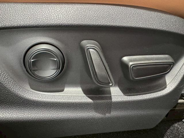 クラウンスポーツ モデリスタエアロ パノラマルーフ パノラミックビューモニター ブラインドスポットモニター 茶色内装 ETC2.0 トノカバー パワーバックドア シートヒーター シートクーラー デジタルインナーミラー(39枚目)