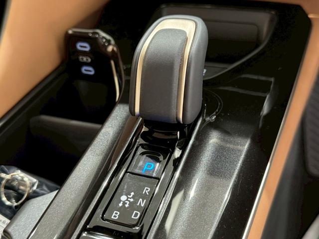 クラウンスポーツ モデリスタエアロ パノラマルーフ パノラミックビューモニター ブラインドスポットモニター 茶色内装 ETC2.0 トノカバー パワーバックドア シートヒーター シートクーラー デジタルインナーミラー(55枚目)