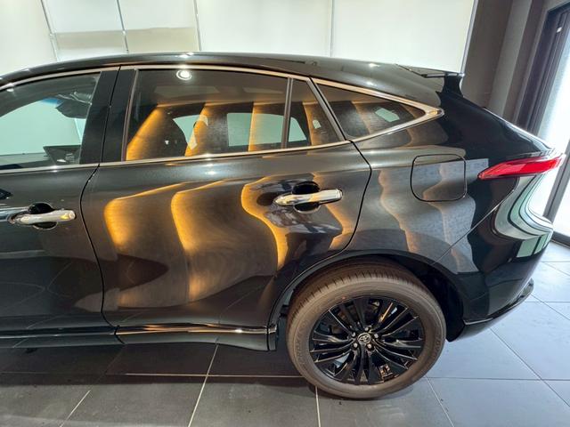 ハリアーハイブリッド Z レザーパッケージ・ナイトシェード パノラマルーフ 寒冷地仕様 シートヒーター シートクーラー パノラミックビューモニターデジタルインナーミラー パワーバックドア 置くだけ充電 ビルトインETC オートハイビームAC100Vコンセント(23枚目)