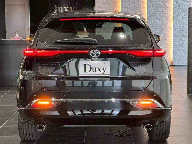 ハリアーハイブリッド Z レザーパッケージ・ナイトシェード パノラマルーフ 寒冷地仕様 シートヒーター シートクーラー パノラミックビューモニターデジタルインナーミラー パワーバックドア 置くだけ充電 ビルトインETC オートハイビームAC100Vコンセント(25枚目)