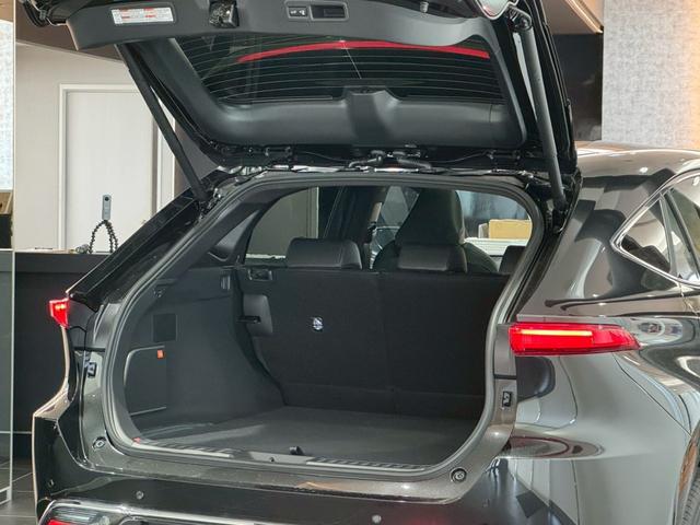 ハリアーハイブリッド Z レザーパッケージ・ナイトシェード パノラマルーフ 寒冷地仕様 シートヒーター シートクーラー パノラミックビューモニターデジタルインナーミラー パワーバックドア 置くだけ充電 ビルトインETC オートハイビームAC100Vコンセント(32枚目)