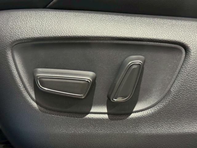 ハリアーハイブリッド Z レザーパッケージ・ナイトシェード パノラマルーフ 寒冷地仕様 シートヒーター シートクーラー パノラミックビューモニターデジタルインナーミラー パワーバックドア 置くだけ充電 ビルトインETC オートハイビームAC100Vコンセント(38枚目)