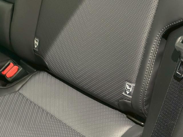 ハリアーハイブリッド Z レザーパッケージ・ナイトシェード パノラマルーフ 寒冷地仕様 シートヒーター シートクーラー パノラミックビューモニターデジタルインナーミラー パワーバックドア 置くだけ充電 ビルトインETC オートハイビームAC100Vコンセント(43枚目)