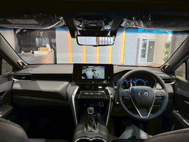 ハリアーハイブリッド Z レザーパッケージ・ナイトシェード パノラマルーフ 寒冷地仕様 シートヒーター シートクーラー パノラミックビューモニターデジタルインナーミラー パワーバックドア 置くだけ充電 ビルトインETC オートハイビームAC100Vコンセント(73枚目)