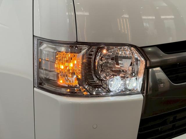 ハイエースバン ロングスーパーGL ダークプライムS デジタルインナーミラー AC100Vコンセント LEDライト 20周年スカッフプレート リアヒーター トヨタセーフティーセンス 両側電動スライドドア パノラミックビューモニター オートハイビーム(12枚目)