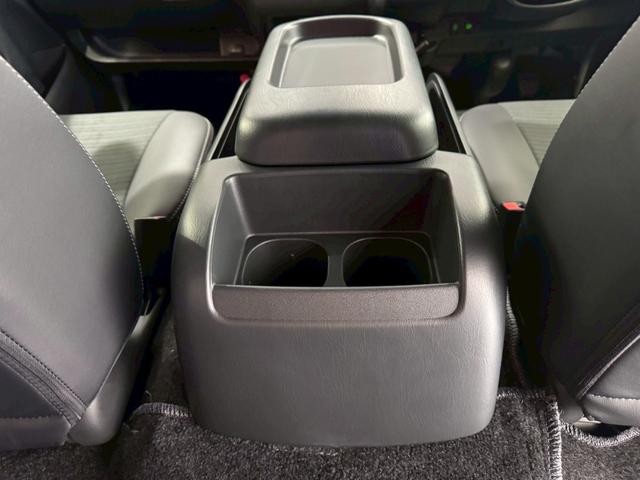 ハイエースバン ロングスーパーGL ダークプライムS デジタルインナーミラー AC100Vコンセント LEDライト 20周年スカッフプレート リアヒーター トヨタセーフティーセンス 両側電動スライドドア パノラミックビューモニター オートハイビーム(66枚目)