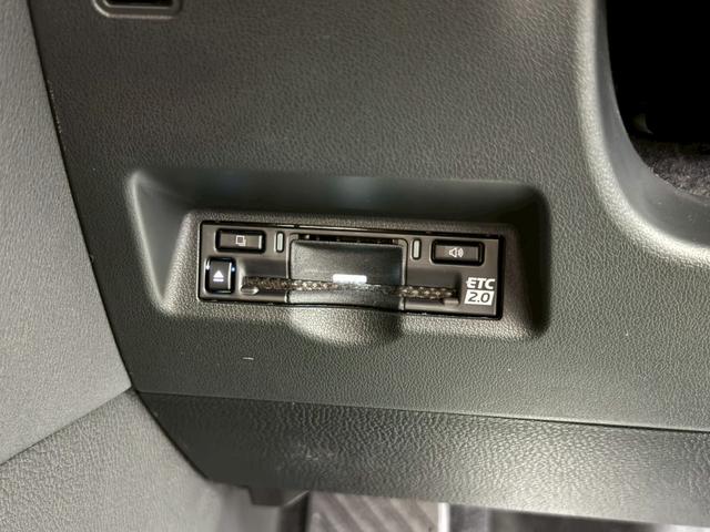 アルファードハイブリッド Z ユニバーサルステップ 後席モニター トヨタチームメイト ビルトインETC ドライブレコーダー サンルーフ デジタルインナーミラー AC100Vコンセント 置くだけ充電 パノラミックビューモニター(75枚目)