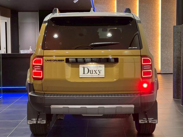 ランドクルーザー２５０ ＺＸファーストエディション　ＪＢＬサウンド　ムーンルーフ　パノラミックビューモニター　ルーフレール　デジタルインナーミラー　丸目ヘッドライト　ビルトインＥＴＣ　ＨＤＭＩ端子　１２．３インチワイドディスプレイ　ドリンクホルダー（24枚目）