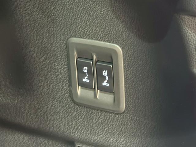 ランドクルーザー２５０ ＺＸファーストエディション　ＪＢＬサウンド　ムーンルーフ　パノラミックビューモニター　ルーフレール　デジタルインナーミラー　丸目ヘッドライト　ビルトインＥＴＣ　ＨＤＭＩ端子　１２．３インチワイドディスプレイ　ドリンクホルダー（33枚目）