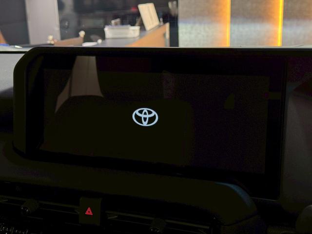 ランドクルーザー２５０ ＺＸファーストエディション　ＪＢＬサウンド　ムーンルーフ　パノラミックビューモニター　ルーフレール　デジタルインナーミラー　丸目ヘッドライト　ビルトインＥＴＣ　ＨＤＭＩ端子　１２．３インチワイドディスプレイ　ドリンクホルダー（36枚目）