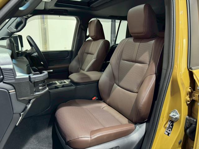 ランドクルーザー２５０ ＺＸファーストエディション　ＪＢＬサウンド　ムーンルーフ　パノラミックビューモニター　ルーフレール　デジタルインナーミラー　丸目ヘッドライト　ビルトインＥＴＣ　ＨＤＭＩ端子　１２．３インチワイドディスプレイ　ドリンクホルダー（44枚目）