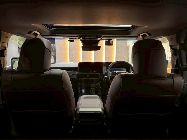 ランドクルーザー２５０ ＺＸファーストエディション　ＪＢＬサウンド　ムーンルーフ　パノラミックビューモニター　ルーフレール　デジタルインナーミラー　丸目ヘッドライト　ビルトインＥＴＣ　ＨＤＭＩ端子　１２．３インチワイドディスプレイ　ドリンクホルダー（55枚目）