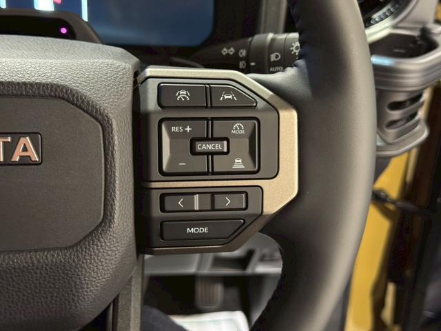 ランドクルーザー２５０ ＺＸファーストエディション　ＪＢＬサウンド　ムーンルーフ　パノラミックビューモニター　ルーフレール　デジタルインナーミラー　丸目ヘッドライト　ビルトインＥＴＣ　ＨＤＭＩ端子　１２．３インチワイドディスプレイ　ドリンクホルダー（59枚目）