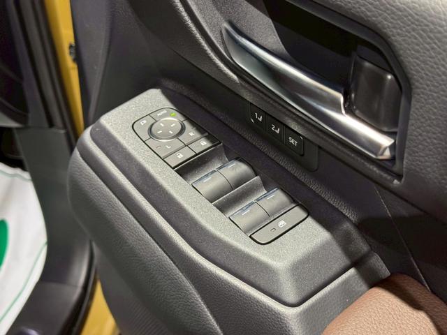 ランドクルーザー２５０ ＺＸファーストエディション　ＪＢＬサウンド　ムーンルーフ　パノラミックビューモニター　ルーフレール　デジタルインナーミラー　丸目ヘッドライト　ビルトインＥＴＣ　ＨＤＭＩ端子　１２．３インチワイドディスプレイ　ドリンクホルダー（74枚目）