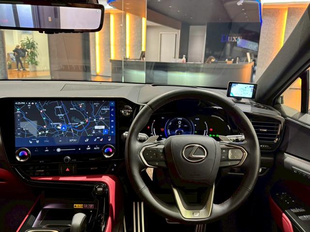 NX NX350h Fスポーツ パノラマルーフ オレンジキャリパー デジタルミラー ドラレコ 置くだけ充電 レーダー探知機 チームメイト 14型DA ナビ TV 全方位カメラ BSM HUD ETC2.0 純正20AW AC100V(55枚目)