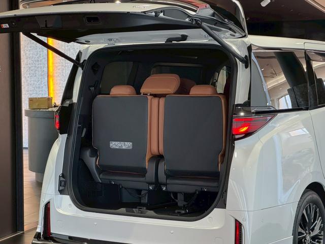 ヴェルファイアハイブリッド Ｚ　プレミア　モデリスタエアロ　デジタルインナーミラー　１２．１型フリップダウンモニター　スペアタイヤ　左右独立ムーンルーフ　１４型ディスプレイオーディオ　ナビ　フルセグＴＶ　ＨＵＤ　ＢＳＭ　ＥＴＣ２．０　内装茶色（34枚目）