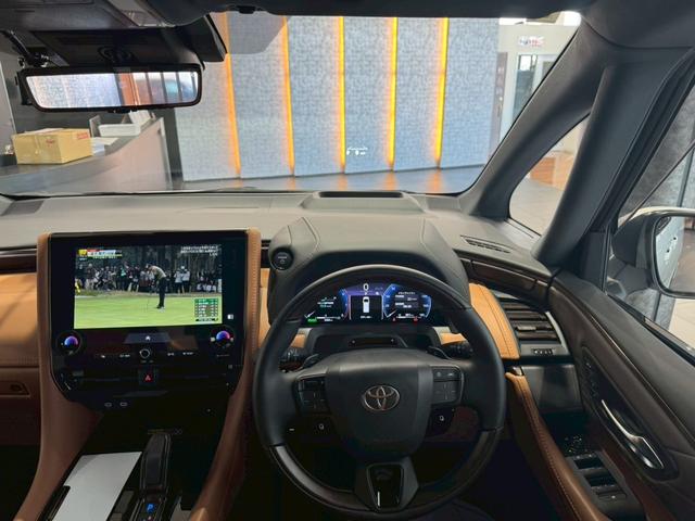 ヴェルファイアハイブリッド Ｚ　プレミア　モデリスタエアロ　デジタルインナーミラー　１２．１型フリップダウンモニター　スペアタイヤ　左右独立ムーンルーフ　１４型ディスプレイオーディオ　ナビ　フルセグＴＶ　ＨＵＤ　ＢＳＭ　ＥＴＣ２．０　内装茶色（57枚目）