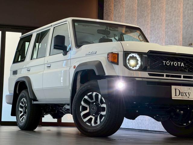 ランドクルーザー７０ ＡＸ　純正７型ナビ　フルセグＴＶ　Ｂｌｕｅｔｏｏｔｈオーディオ　バックカメラ　ＥＴＣ　ＬＥＤヘッドライト　ＩＳＯフィックス　デフロック　マニュアルエアコン　クルーズコントロール　リアフィルム　１６インチＡＷ（7枚目）