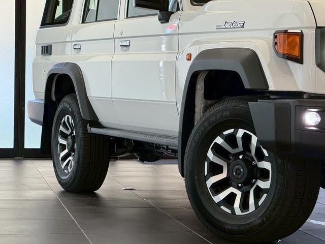 ランドクルーザー７０ ＡＸ　純正７型ナビ　フルセグＴＶ　Ｂｌｕｅｔｏｏｔｈオーディオ　バックカメラ　ＥＴＣ　ＬＥＤヘッドライト　ＩＳＯフィックス　デフロック　マニュアルエアコン　クルーズコントロール　リアフィルム　１６インチＡＷ（8枚目）