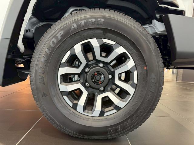 ランドクルーザー７０ ＡＸ　純正７型ナビ　フルセグＴＶ　Ｂｌｕｅｔｏｏｔｈオーディオ　バックカメラ　ＥＴＣ　ＬＥＤヘッドライト　ＩＳＯフィックス　デフロック　マニュアルエアコン　クルーズコントロール　リアフィルム　１６インチＡＷ（9枚目）