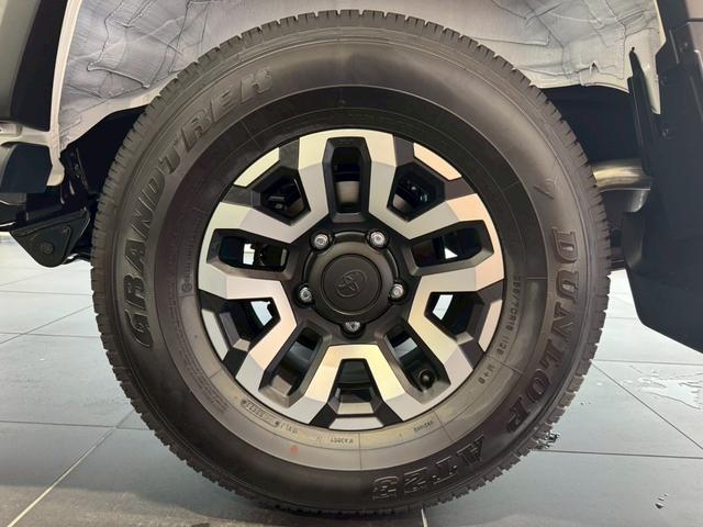 ランドクルーザー７０ ＡＸ　純正７型ナビ　フルセグＴＶ　Ｂｌｕｅｔｏｏｔｈオーディオ　バックカメラ　ＥＴＣ　ＬＥＤヘッドライト　ＩＳＯフィックス　デフロック　マニュアルエアコン　クルーズコントロール　リアフィルム　１６インチＡＷ（10枚目）