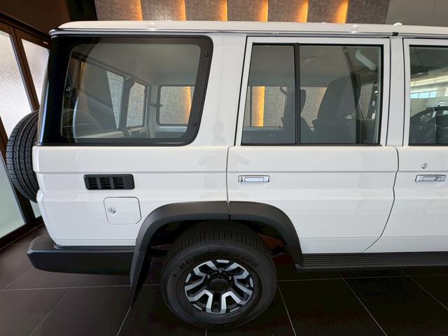 ランドクルーザー７０ ＡＸ　純正７型ナビ　フルセグＴＶ　Ｂｌｕｅｔｏｏｔｈオーディオ　バックカメラ　ＥＴＣ　ＬＥＤヘッドライト　ＩＳＯフィックス　デフロック　マニュアルエアコン　クルーズコントロール　リアフィルム　１６インチＡＷ（23枚目）