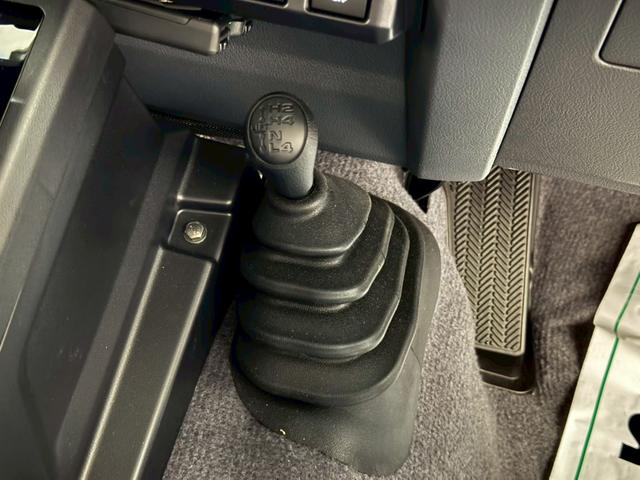 ランドクルーザー７０ ＡＸ　純正７型ナビ　フルセグＴＶ　Ｂｌｕｅｔｏｏｔｈオーディオ　バックカメラ　ＥＴＣ　ＬＥＤヘッドライト　ＩＳＯフィックス　デフロック　マニュアルエアコン　クルーズコントロール　リアフィルム　１６インチＡＷ（64枚目）