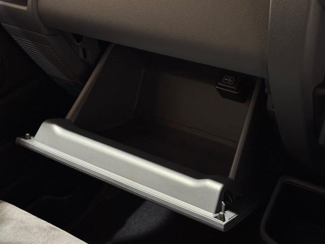 ランドクルーザー７０ ＡＸ　純正７型ナビ　フルセグＴＶ　Ｂｌｕｅｔｏｏｔｈオーディオ　バックカメラ　ＥＴＣ　ＬＥＤヘッドライト　ＩＳＯフィックス　デフロック　マニュアルエアコン　クルーズコントロール　リアフィルム　１６インチＡＷ（68枚目）