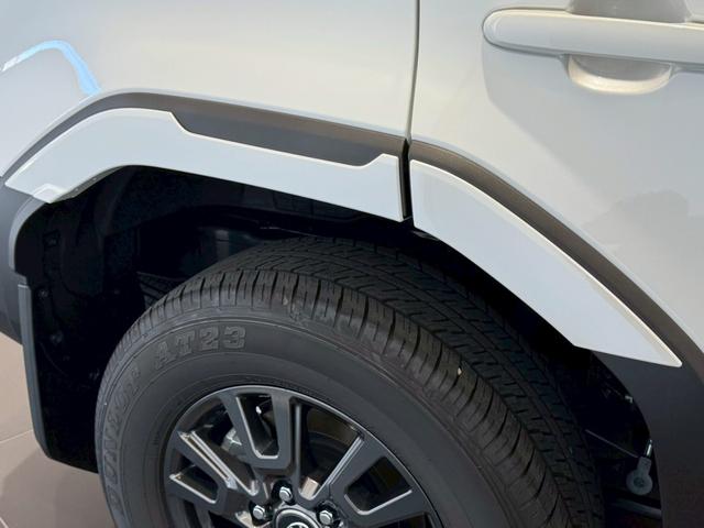 ランドクルーザー２５０ ＶＸ　丸目ヘッドライト　モデリスタパッケージ　モデリスタシグネチャーイルミブレードモデリスタリヤスポイラー　モデリスタオーバーフェンダー　ルーフレール　サンルーフ　ビルトインＥＴＣ　トヨタチームメイト（18枚目）