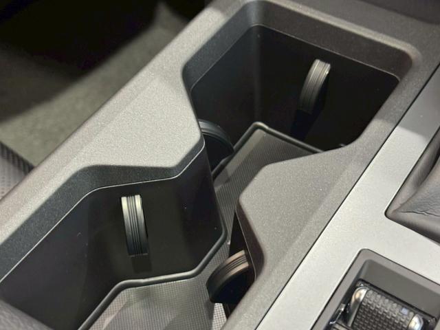 ランドクルーザー２５０ ＶＸ　丸目ヘッドライト　モデリスタパッケージ　モデリスタシグネチャーイルミブレードモデリスタリヤスポイラー　モデリスタオーバーフェンダー　ルーフレール　サンルーフ　ビルトインＥＴＣ　トヨタチームメイト（66枚目）