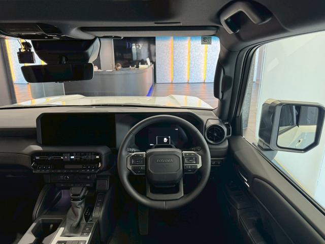 ランドクルーザー２５０ ＶＸ　丸目ヘッドライト　モデリスタパッケージ　モデリスタシグネチャーイルミブレードモデリスタリヤスポイラー　モデリスタオーバーフェンダー　ルーフレール　サンルーフ　ビルトインＥＴＣ　トヨタチームメイト（72枚目）