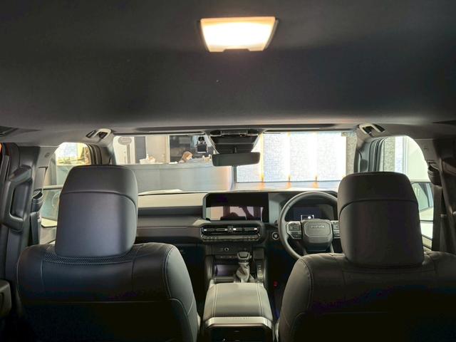 ランドクルーザー２５０ ＶＸ　丸目ヘッドライト　モデリスタパッケージ　モデリスタシグネチャーイルミブレードモデリスタリヤスポイラー　モデリスタオーバーフェンダー　ルーフレール　サンルーフ　ビルトインＥＴＣ　トヨタチームメイト（74枚目）