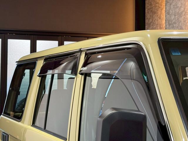 ランドクルーザー７０ ＡＸ　アルパインディスプレイオーディオ　ＨＤＭＩ端子　純正ＥＴＣ　純正バイザー　ＬＥＤヘッドライト　ウッドコンビステアリング　クルーズコントロール　バックカメラ　ヘッドライトレベライザー　アルミホイール（11枚目）