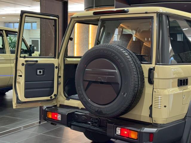 ランドクルーザー７０ ＡＸ　アルパインディスプレイオーディオ　ＨＤＭＩ端子　純正ＥＴＣ　純正バイザー　ＬＥＤヘッドライト　ウッドコンビステアリング　クルーズコントロール　バックカメラ　ヘッドライトレベライザー　アルミホイール（35枚目）