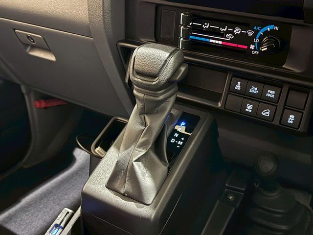 ランドクルーザー７０ ＡＸ　アルパインディスプレイオーディオ　ＨＤＭＩ端子　純正ＥＴＣ　純正バイザー　ＬＥＤヘッドライト　ウッドコンビステアリング　クルーズコントロール　バックカメラ　ヘッドライトレベライザー　アルミホイール（54枚目）