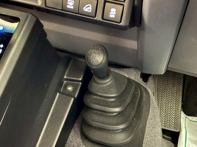 ランドクルーザー７０ ＡＸ　アルパインディスプレイオーディオ　ＨＤＭＩ端子　純正ＥＴＣ　純正バイザー　ＬＥＤヘッドライト　ウッドコンビステアリング　クルーズコントロール　バックカメラ　ヘッドライトレベライザー　アルミホイール（57枚目）