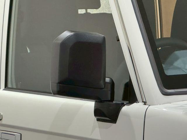 ランドクルーザー７０ ＡＸ　純正７型ナビ　フルセグＴＶ　Ｂｌｕｅｔｏｏｔｈオーディオ　バックカメラ　ＥＴＣ　ＬＥＤヘッドライト　ＩＳＯフィックス　デフロック　マニュアルエアコン　クルーズコントロール　リアフィルム　１６インチＡＷ（9枚目）