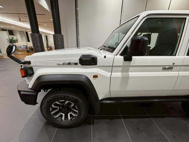 ランドクルーザー７０ ＡＸ　純正７型ナビ　フルセグＴＶ　Ｂｌｕｅｔｏｏｔｈオーディオ　バックカメラ　ＥＴＣ　ＬＥＤヘッドライト　ＩＳＯフィックス　デフロック　マニュアルエアコン　クルーズコントロール　リアフィルム　１６インチＡＷ（29枚目）