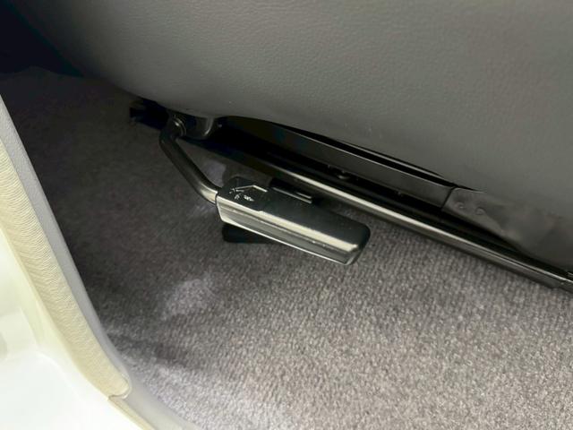 ランドクルーザー７０ ＡＸ　純正７型ナビ　フルセグＴＶ　Ｂｌｕｅｔｏｏｔｈオーディオ　バックカメラ　ＥＴＣ　ＬＥＤヘッドライト　ＩＳＯフィックス　デフロック　マニュアルエアコン　クルーズコントロール　リアフィルム　１６インチＡＷ（43枚目）