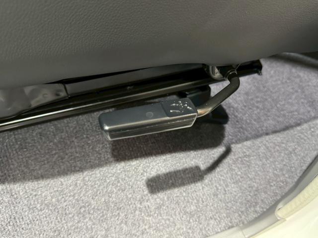 ランドクルーザー７０ ＡＸ　純正７型ナビ　フルセグＴＶ　Ｂｌｕｅｔｏｏｔｈオーディオ　バックカメラ　ＥＴＣ　ＬＥＤヘッドライト　ＩＳＯフィックス　デフロック　マニュアルエアコン　クルーズコントロール　リアフィルム　１６インチＡＷ（44枚目）