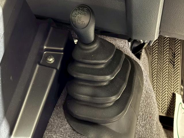 ランドクルーザー７０ ＡＸ　純正７型ナビ　フルセグＴＶ　Ｂｌｕｅｔｏｏｔｈオーディオ　バックカメラ　ＥＴＣ　ＬＥＤヘッドライト　ＩＳＯフィックス　デフロック　マニュアルエアコン　クルーズコントロール　リアフィルム　１６インチＡＷ（62枚目）