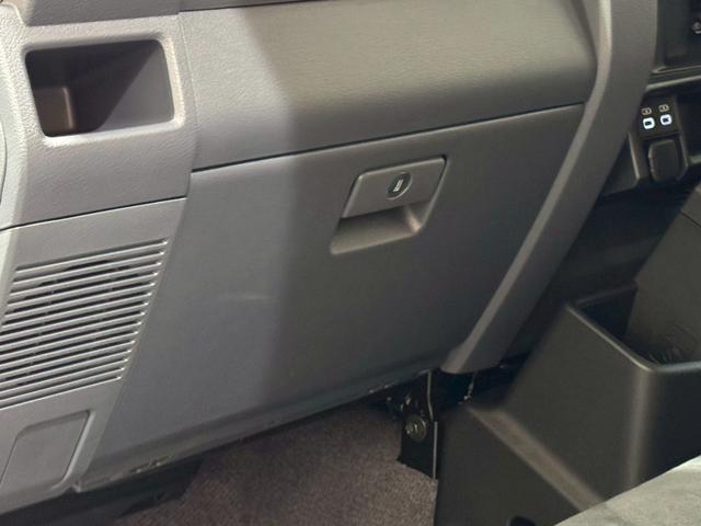 ランドクルーザー７０ ＡＸ　純正７型ナビ　フルセグＴＶ　Ｂｌｕｅｔｏｏｔｈオーディオ　バックカメラ　ＥＴＣ　ＬＥＤヘッドライト　ＩＳＯフィックス　デフロック　マニュアルエアコン　クルーズコントロール　リアフィルム　１６インチＡＷ（71枚目）