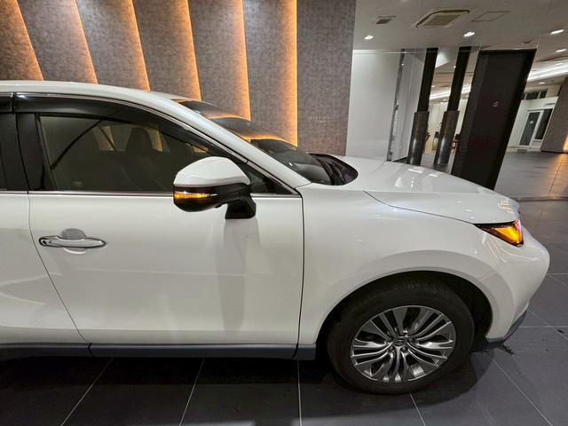 ハリアーハイブリッド Ｚ　レザーパッケージ　デジタルミラー　ＪＢＬサウンド　ビルトインＥＴＣ　ステアリングヒーター　シートヒーター　シートクーラー　ＴＶキャンセラー　ＡＣ１００Ｖ　ヘッドアップディスプレイ　パノラミックビュー　ブラインドスポット（21枚目）